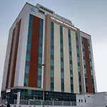 City Avenue Al Reqqa Hotel