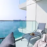 Higuests - Superlative Apt With Private Beach Access