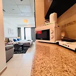 New Age Vacation Homes - Lovely Studio In Goldcrest Views 2, Jlt Dubai