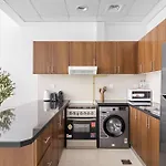 Silkhaus Bright Studio Near Silicon Central Mall