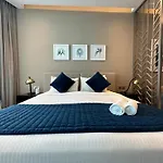 Business Bay Modern Studio With A Canal View At Damac Maison Prive 1616
