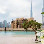 Burj Khalifa View - Exceptional 2 Bedroom Apartment