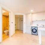 Limited Time Deal Stylish Stay With Great Amenities By Deluxe Holiday Homes