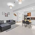 First Class 1Br Vida Vista Elegance