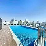 Uni Estate - Pristine One Bedroom