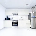 Luxurious 1Br Apt With Balcony In Production City