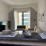 Ashri Modern Elegant Apt Near Metro In Marina