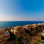 Charming Sea View 2Bdr, Beach And Pool Access