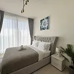 Cozy 1-Bedroom Apartment In Jvc