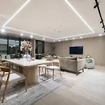 Chic 1-Bed Apartment With Exclusive Amenities Jvc