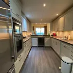 Exquisite 3 Bedroom Apartment With Marina View