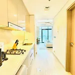 Venduras - Skyline View Farhad Azizi Residence Al Jaddaf