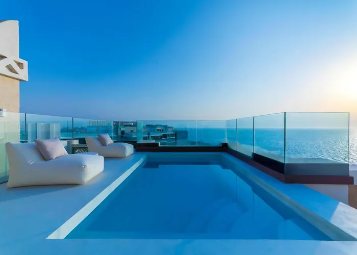 Maison Privee - Luxury Palm Penthouse With Beach & Sea View