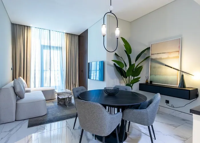 Homesgetaway - Contemporary 1 Bedroom Apartment In J One Residence