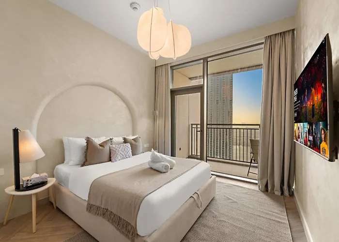 Cozy 4Br With Panoramic Dubai Creek Views