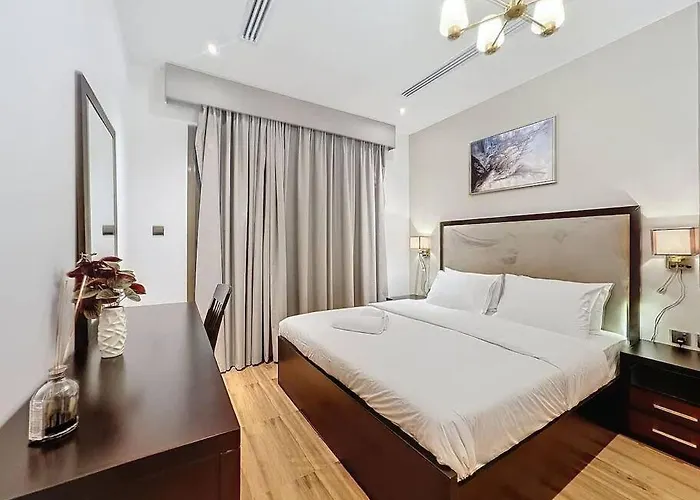 Tick - King Suite City Skyline View With Pool & Sauna