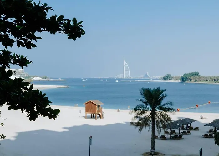 Elegant 1Br Retreat With Ocean Views, Palm