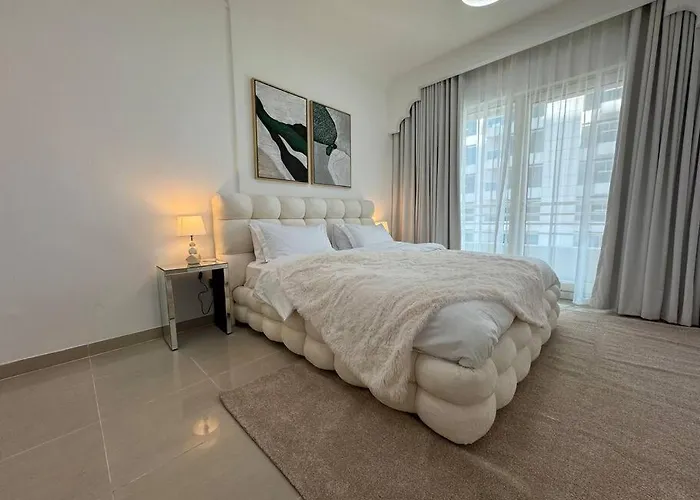 Ashri Modern Elegant Apt Near Metro In Marina