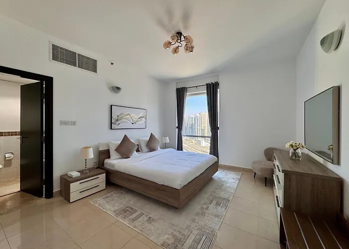 2 Bed Apartment In La Riviera Tower, Dubai Marina Near Metro And Mall, 12-Min Walk To Jbr Beach!