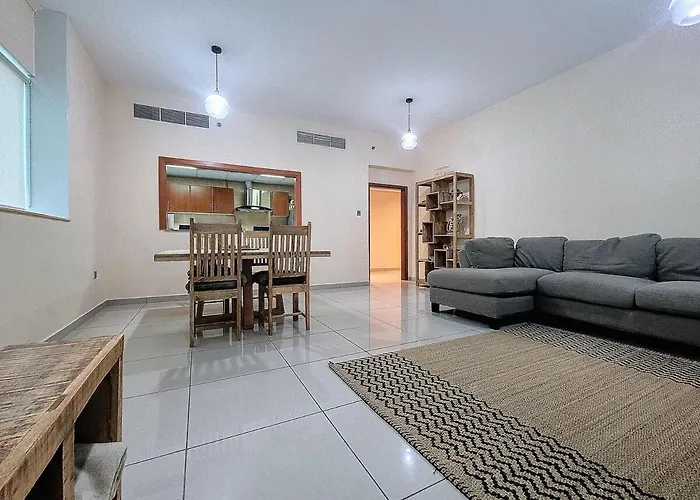 Exquisite 2 Bed In Marina