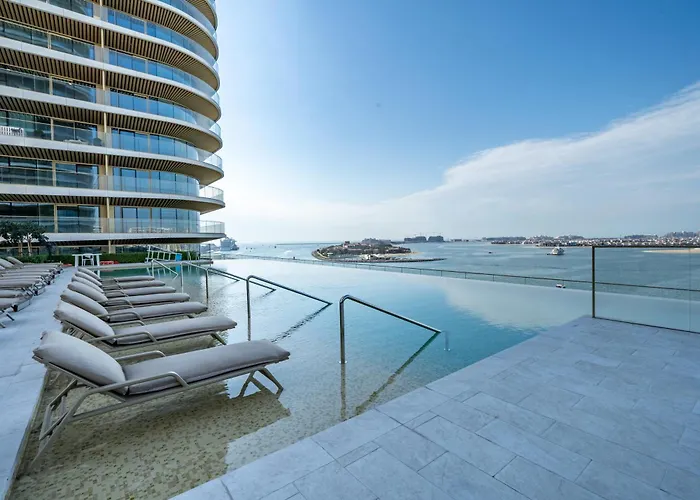 Homes & Beyond I Modern 2 Bedroom Apt With Beach Access