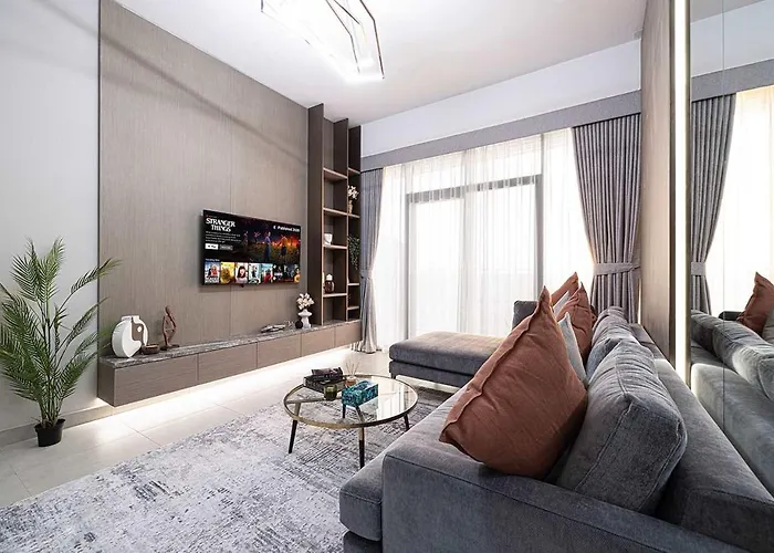 Chic 1-Bed Apartment With Exclusive Amenities Jvc