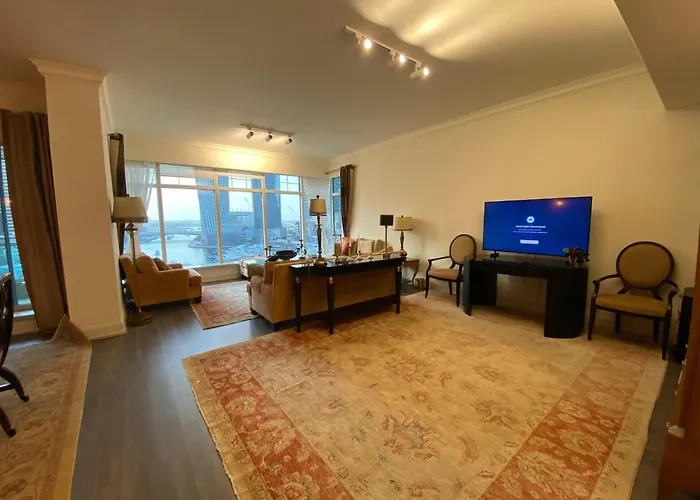 Exquisite 3 Bedroom Apartment With Marina View