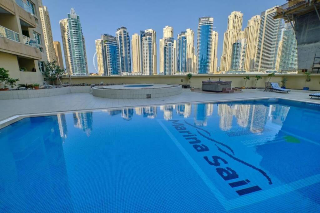 Apartment Lovely 1-bedroom In The Heart Of Marina Dubai
