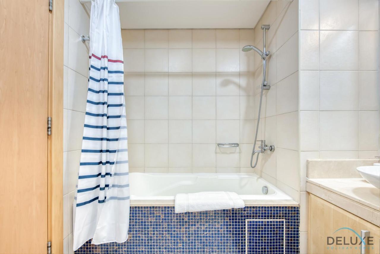 Apartment Distinctive 1 Bedroom At Shoreline 5 Palm Jumeirah By Deluxe Homes Dubai