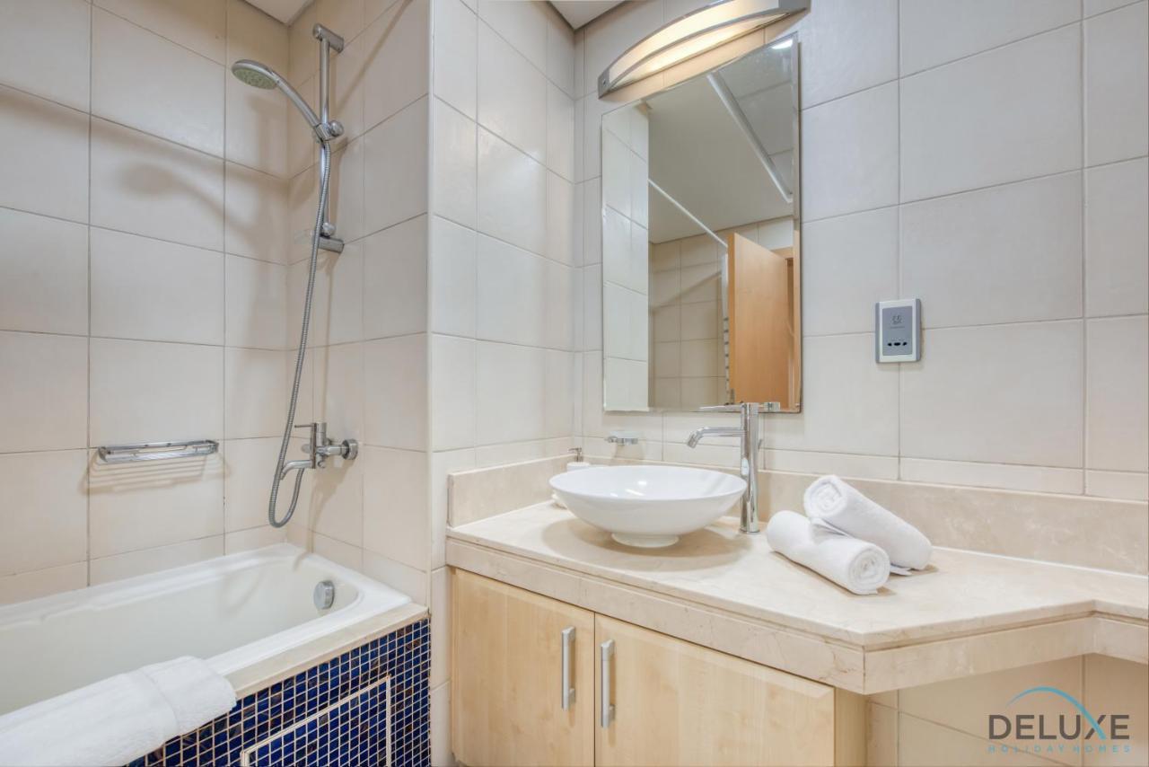 Apartment Distinctive 1 Bedroom At Shoreline 5 Palm Jumeirah By Deluxe Homes *