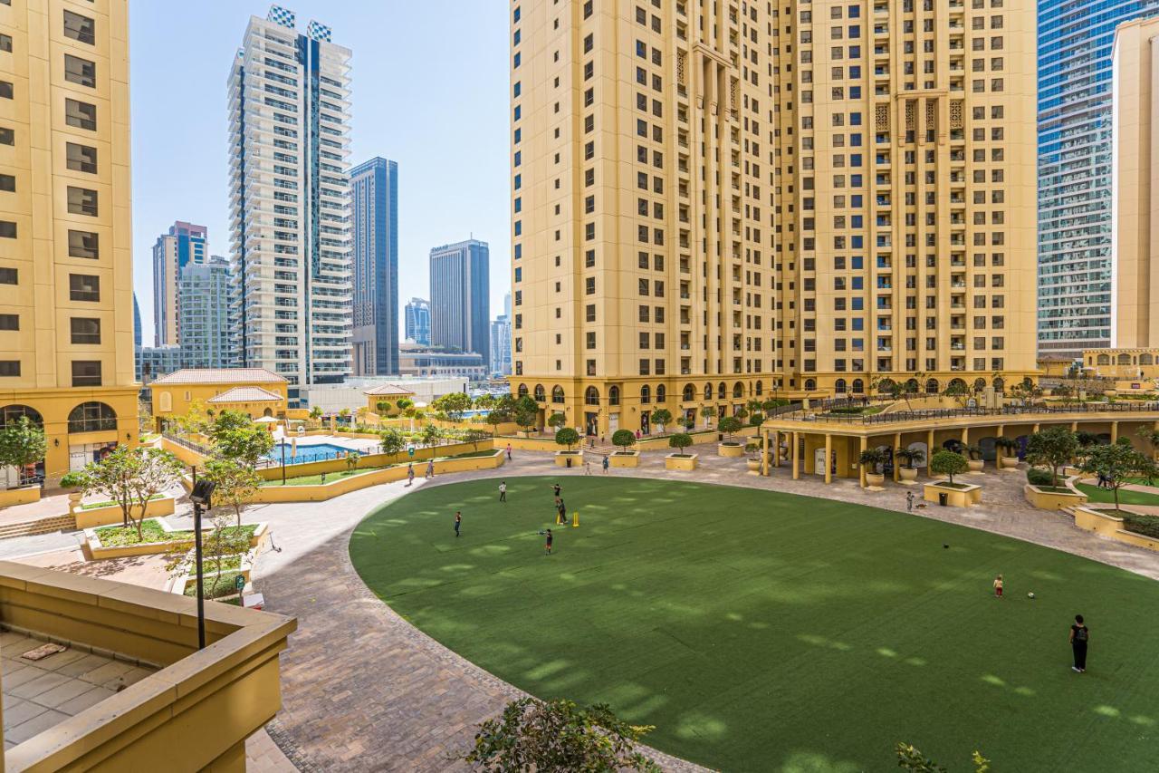 Daire Higuests - Stylish In Jbr Steps From The