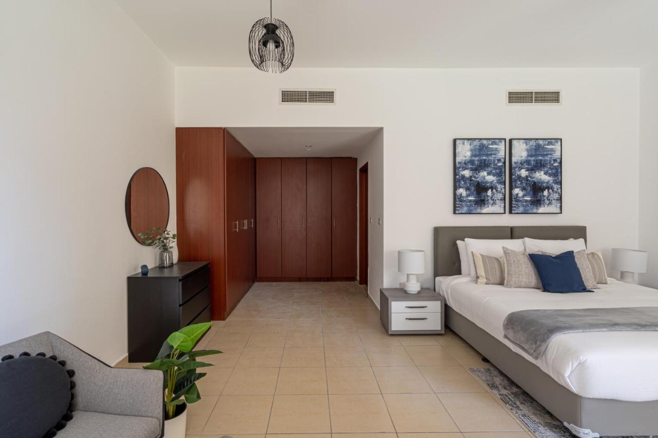 Daire Higuests - Stylish In Jbr Steps From The *