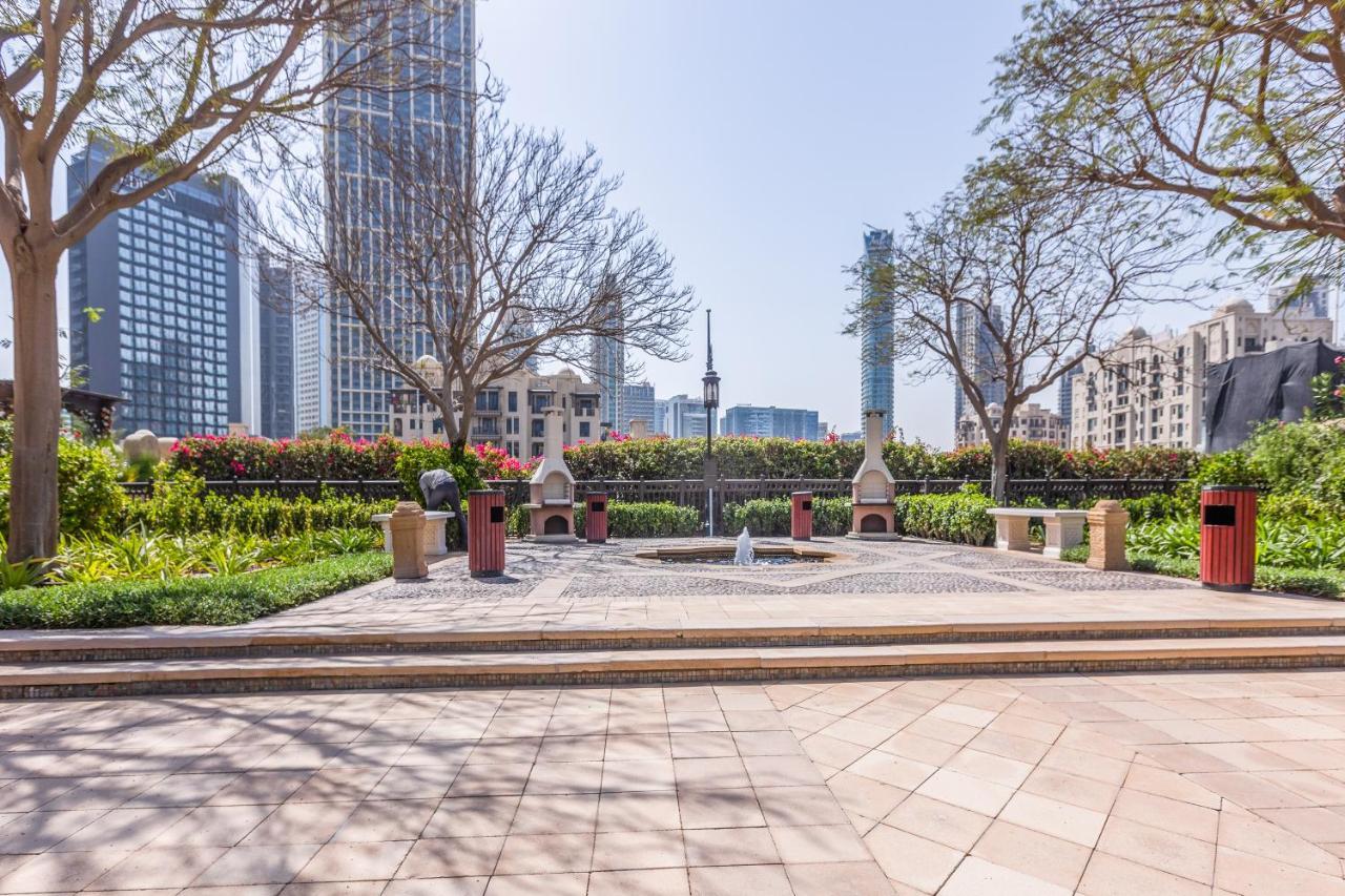 Souk Al Bahar Near Burj Khalifa