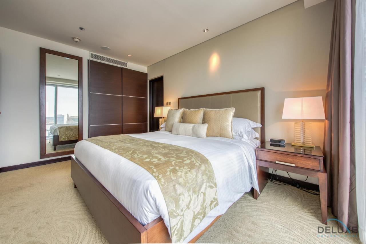 Apartment Marina Gem With Overlooking Canal Views 1br Next To Mall, The Address Residences, Marina By Deluxe Homes
