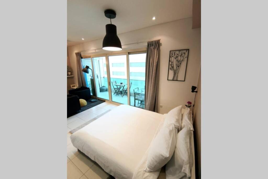 Apartment Jbr Studio At Royal Oceanic Tower