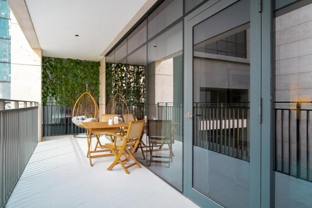 Apartment Higuests - Chic With Balcony And Pool Near Burj Khalifa *