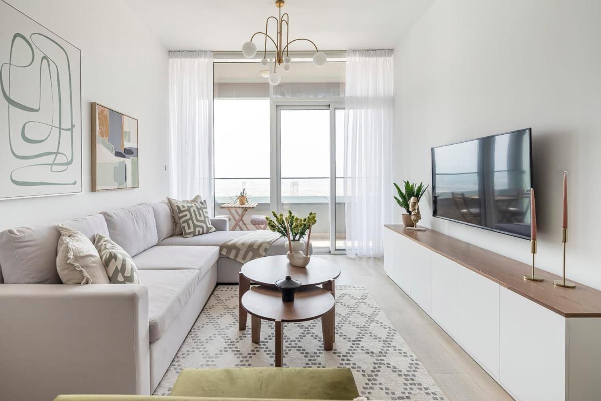 Frank Porter - Bloom Tower Apartment *