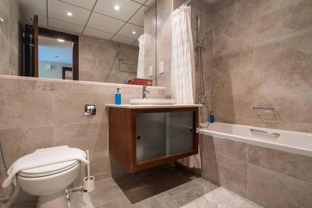 Daire Rh- Bright & Spacious 1br In Al Sahab Tower, Marina *