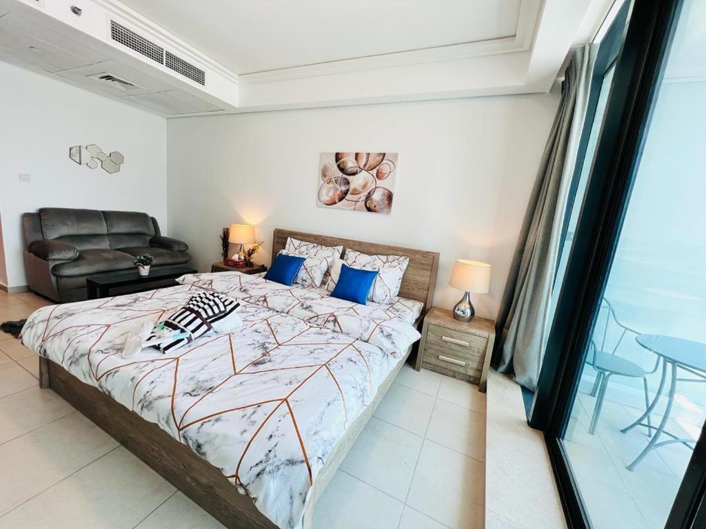 New Age Vacation Homes - Lovely Studio In Goldcrest Views 2, Jlt *