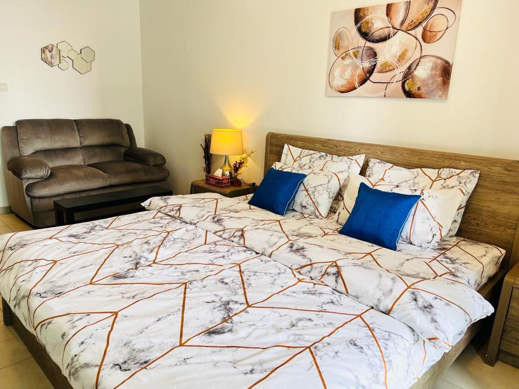 New Age Vacation Homes - Lovely Studio In Goldcrest Views 2, Jlt Apartment *