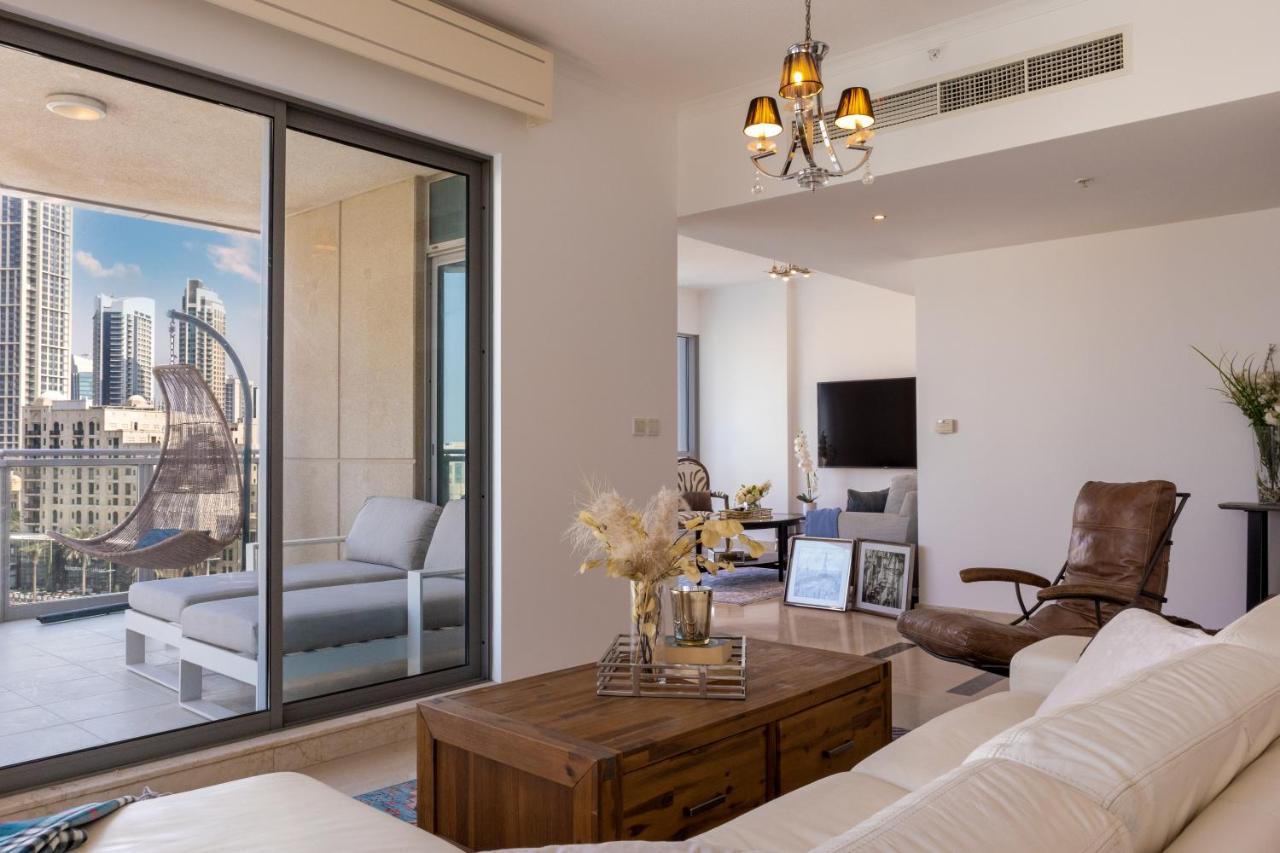 Gorgeous 3-bed With Burj Khalifa & Dancing Fountain Views