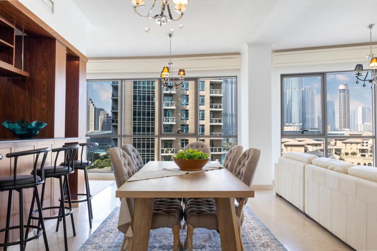 Gorgeous 3-bed With Burj Khalifa & Dancing Fountain Views Apartment