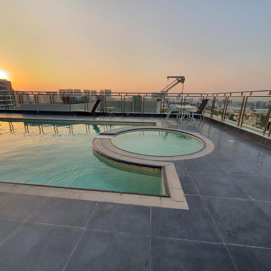 Luxury A Short Drive Away From Downtown Daire *