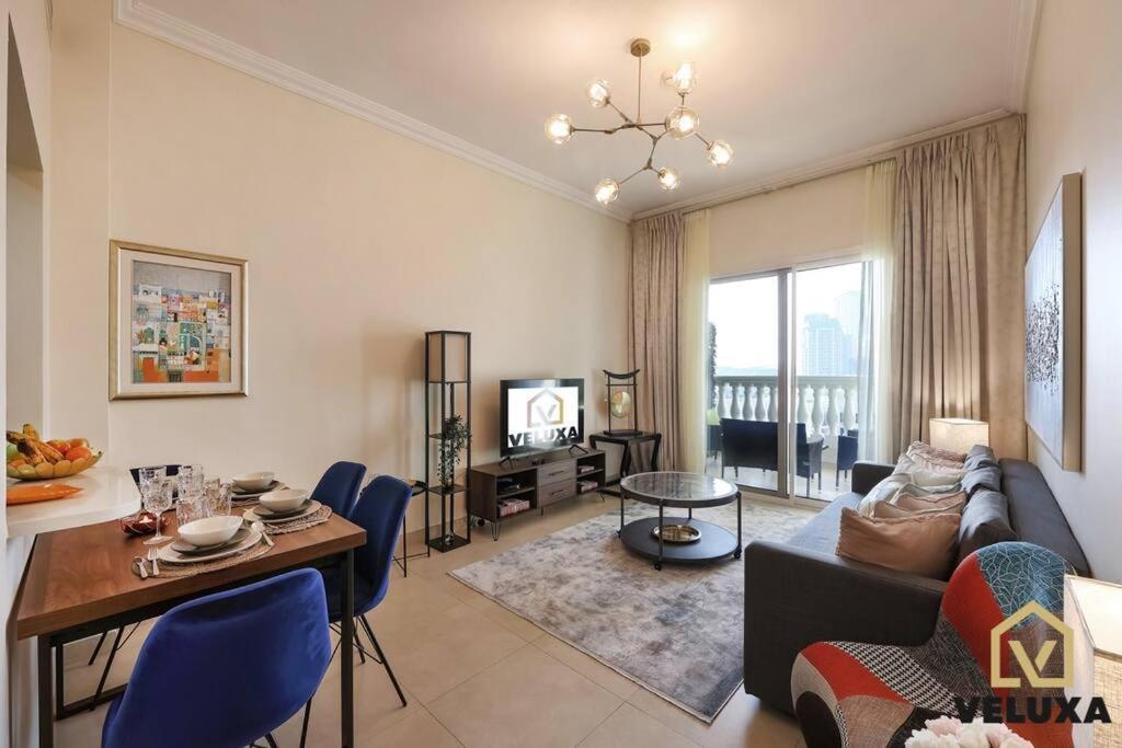Veluxa - Warm And Cozy, Next The Five Jvc Apartment Dubai