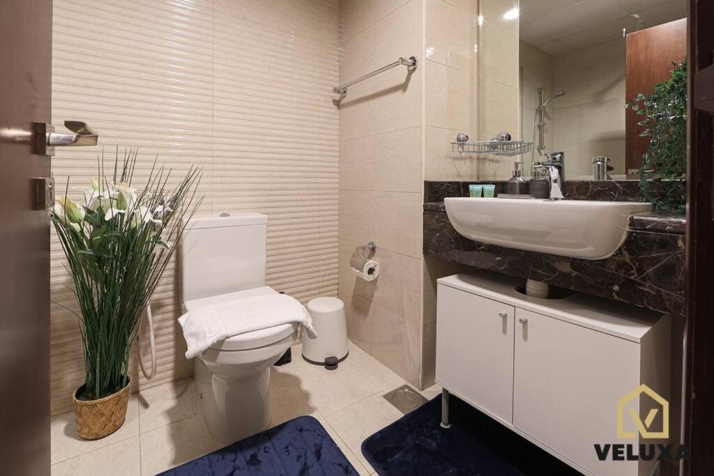 Veluxa - Warm And Cozy, Next The Five Jvc Apartment