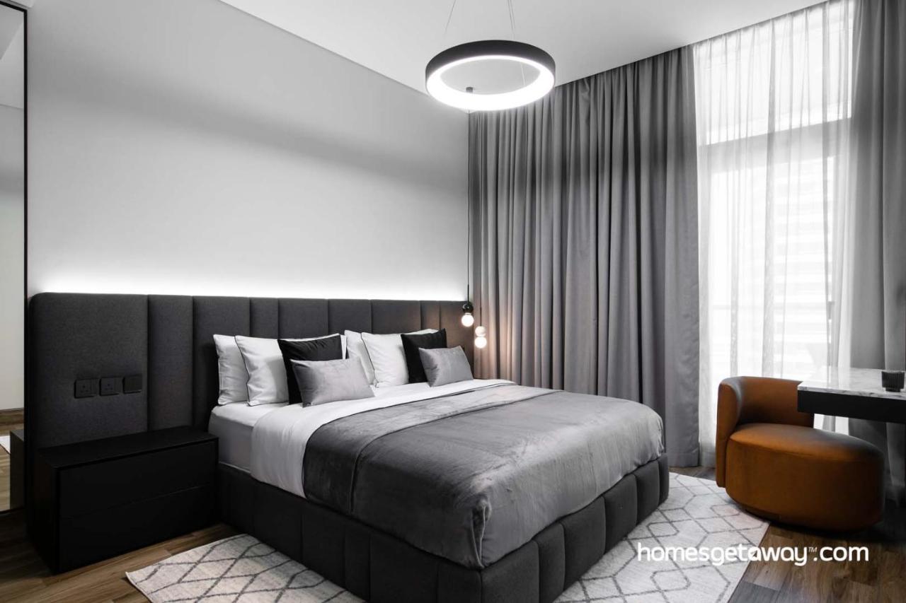 Homesgetaway - Contemporary 1 Bedroom In J One *