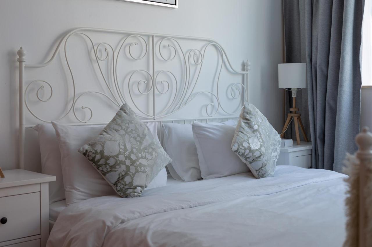 Marina - 5 Bedroom, Feel, Great Amenities Apartment *
