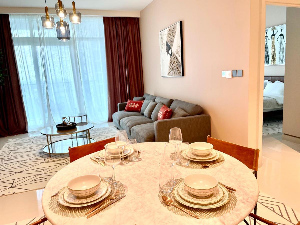 Apartamento Dar Vacation - Luxury White & Badge 1bdr Palm View Dubai