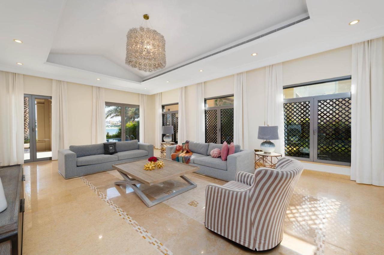 Maison Privee - Exclusive With Private Pool, Garden & Dubai