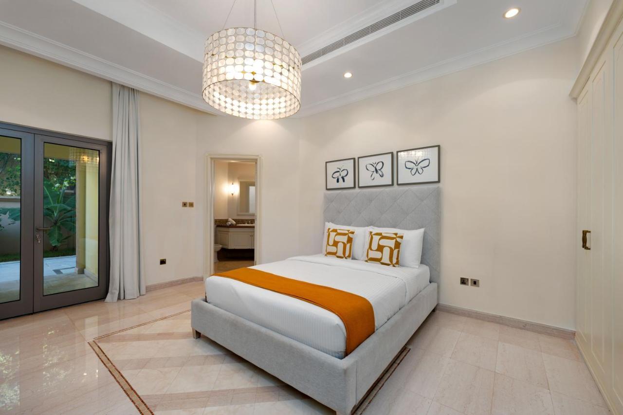Maison Privee - Exclusive With Private Pool, Garden & Dubai